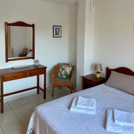 Compostela 32 - Two Bed * Playa de las Americas (Tenerife)