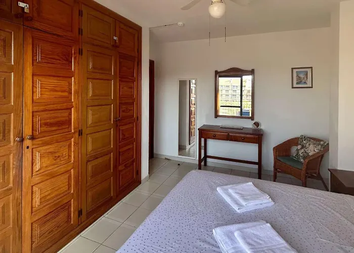 Compostela 32 - Two Bed Apartment *